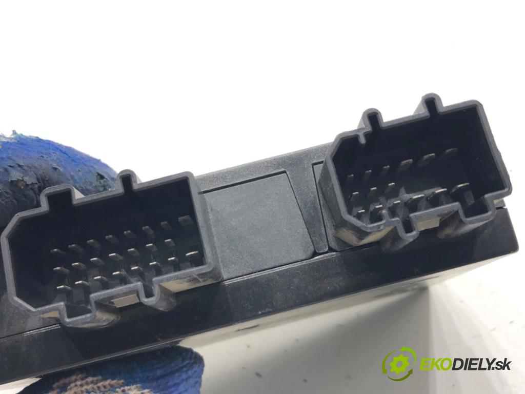 VW GOLF IV liftback 1999 74 kW 1.6 1595 Modul komfortu 1J0959799AH (Modul komfortu)