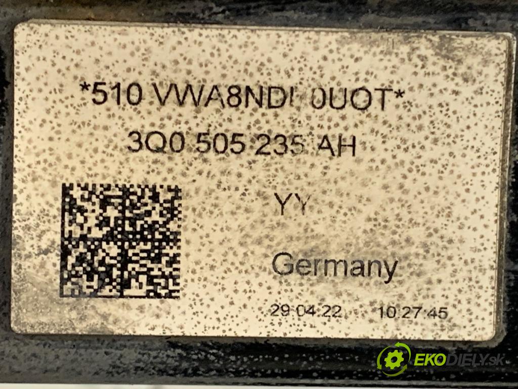 VW PASSAT B8 Kombi 2022 110 kW 1.5 TSI 1495 výztuha zadní část