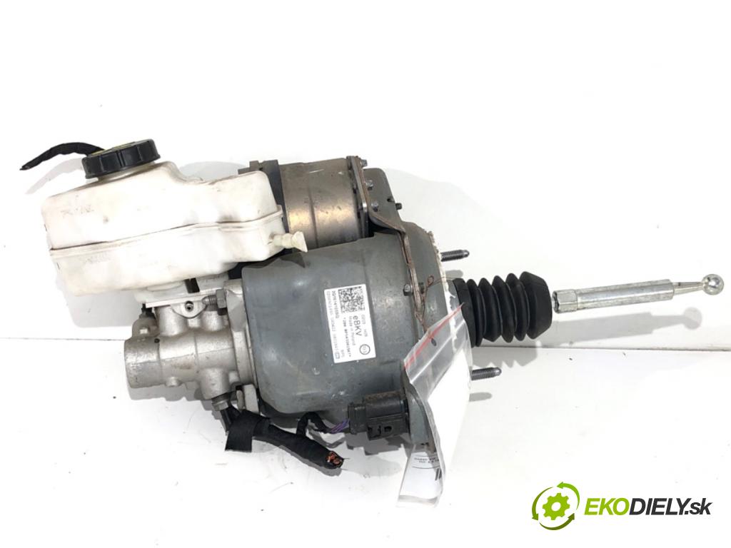 VW PASSAT B8 Kombi 2022 110 kW 1.5 TSI 1495 Posilovač bŕzd 3Q1614105BQ
