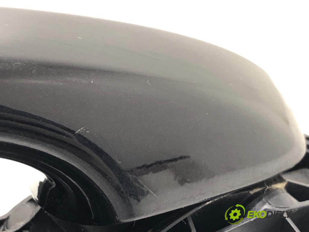 VW PASSAT B8 Kombi 2022 110 kW 1.5 TSI 1495 Kľučka vonkajšia pravy zad