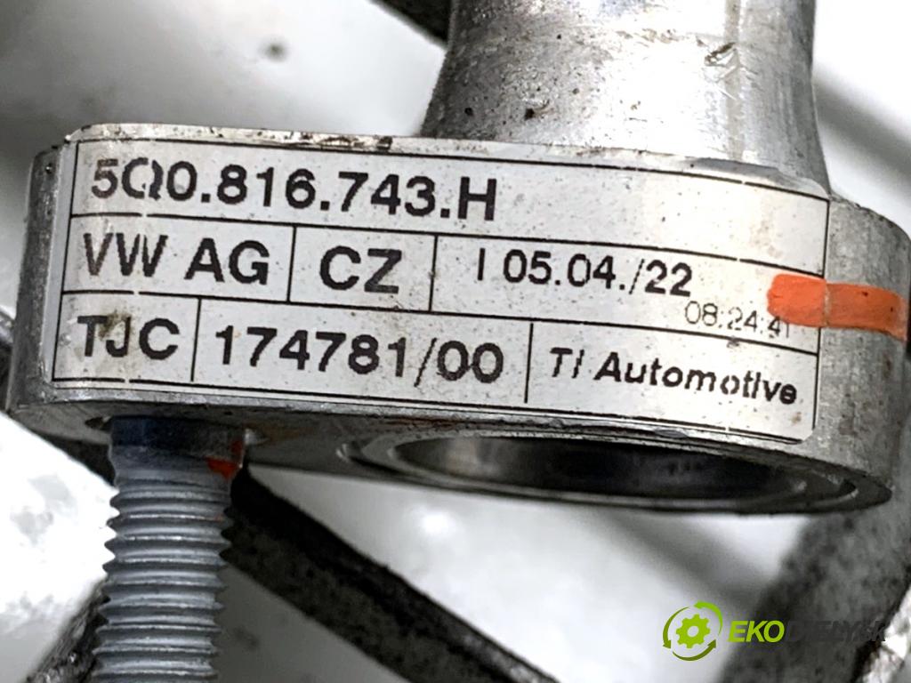 VW PASSAT B8 Kombi 2022 110 kW 1.5 TSI 1495 rúrka klimatizácie 5Q0816743H (Rúrka klimatizácie)