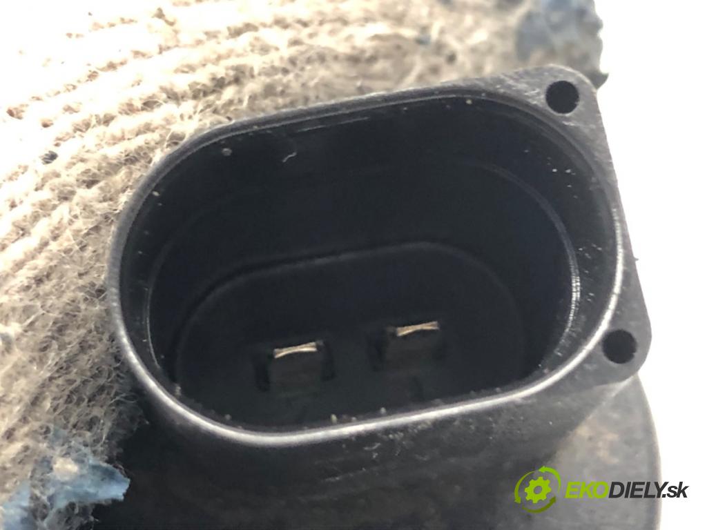 VW PASSAT B8 Kombi 2022 110 kW 1.5 TSI 1495 pumpa ostrekovača 1K6955651 (Motorček ostrekovačov)