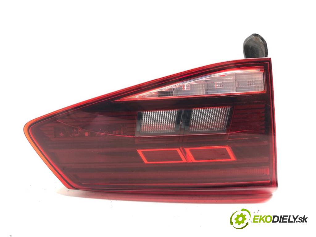 VW PASSAT B8 Kombi 2022 110 kW 1.5 TSI 1495 světlo zadní část levá strana vnitřní 3G9945093K (Ostatné)