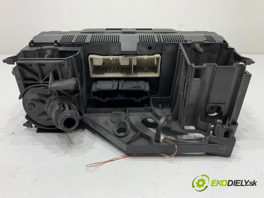 SEAT ALTEA nadwozie wielkoprzestrzenne (MPV) 2007 75 kW 1.6 LPG 1595 Panel ovládania kúrenia  (Prepínacie páčky pod volantom)