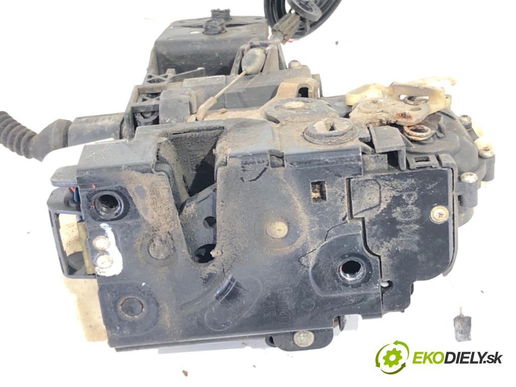 VW PASSAT B5 FL Kombi 2001 110 kW 1.8 T 20V 1781 zámok dveře pravý zadní část 