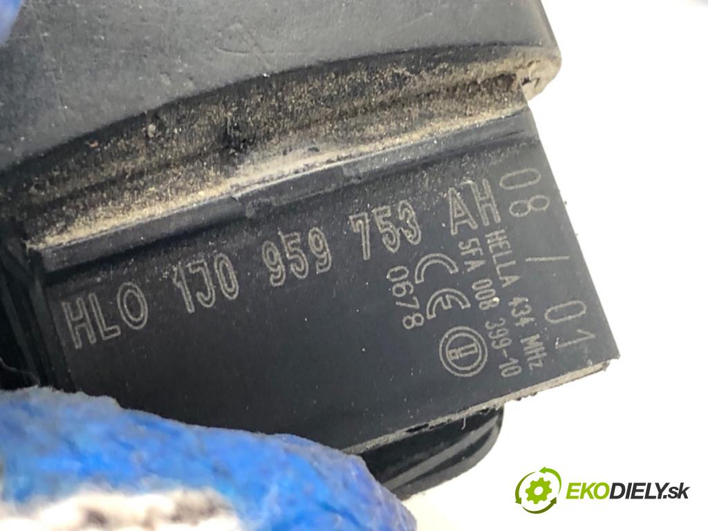 VW PASSAT B5 FL Kombi 2001 110 kW 1.8 T 20V 1781 spinačka 1J0959753AH (Spínacia skrinka)