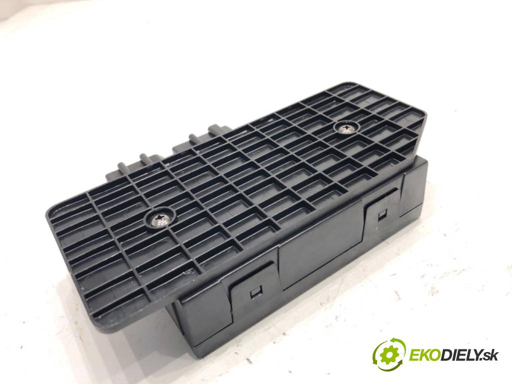 VW PASSAT B5 FL Kombi 2001 110 kW 1.8 T 20V 1781 modul komfortu 1C0959799B (Moduly komfortu)