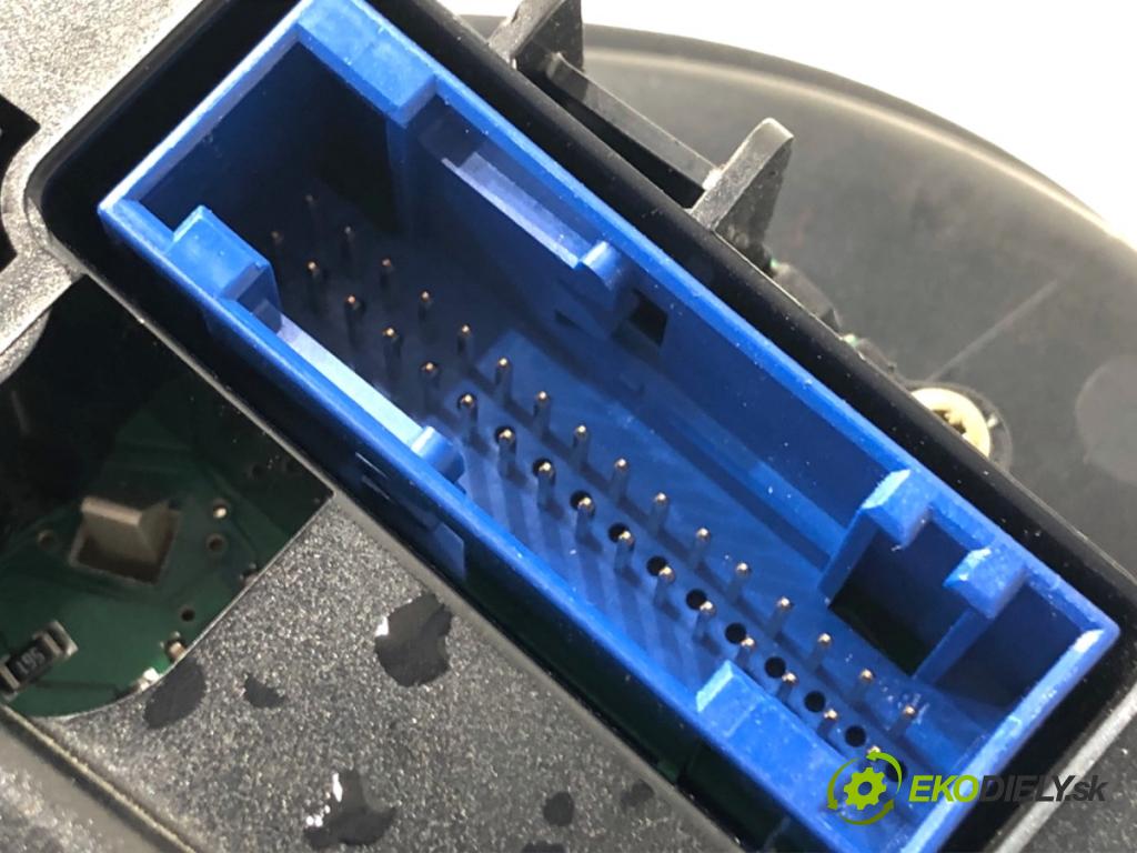 VW PASSAT B5 FL Kombi 2001 110 kW 1.8 T 20V 1781 Prístrojovka 3B0920825 (Prístrojová doska)