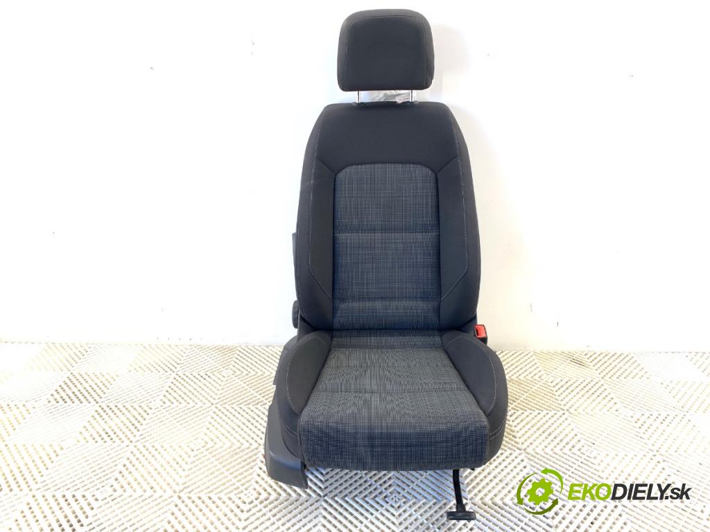 VW PASSAT B8 Kombi 2022 110 kW 1.5 TSI 1495 Sedadlo pravy predný 