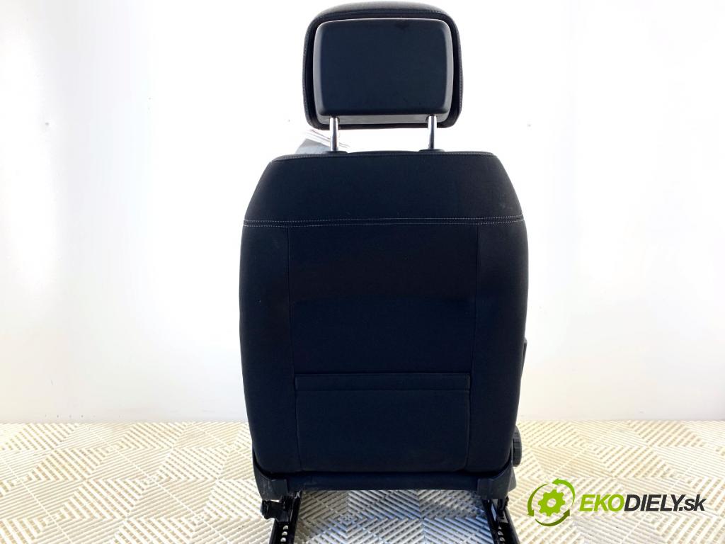 VW PASSAT B8 Kombi 2022 110 kW 1.5 TSI 1495 Sedadlo pravy predný