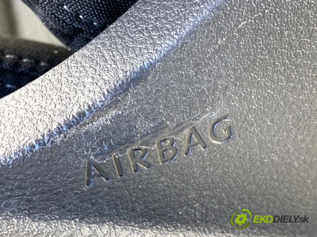 VW PASSAT B8 Kombi 2022 110 kW 1.5 TSI 1495 Sedadlo ľavy predný