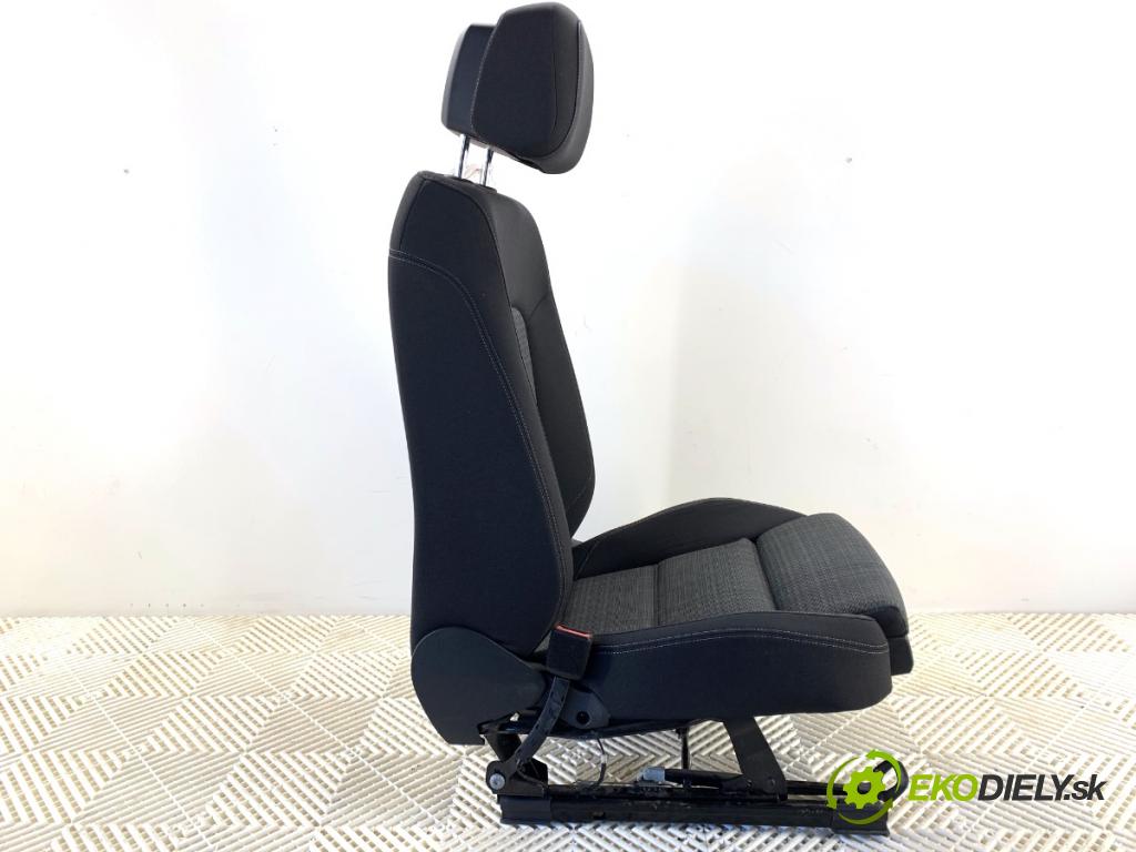 VW PASSAT B8 Kombi 2022 110 kW 1.5 TSI 1495 Sedadlo ľavy predný
