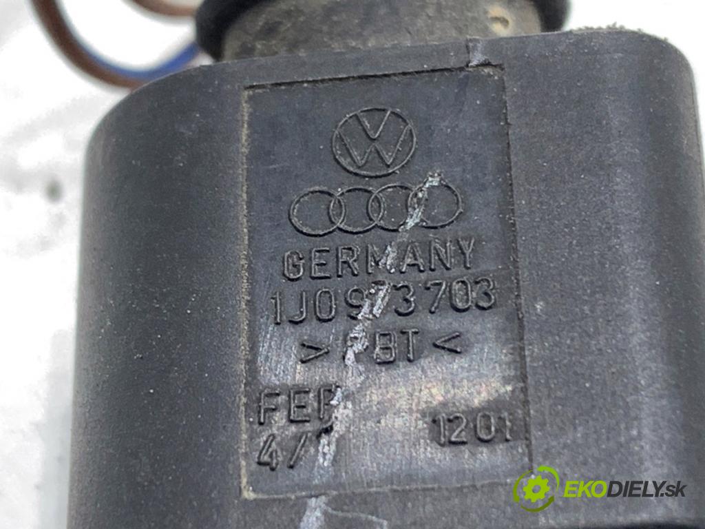 AUDI A4 B6 sedan 2001 96 kW 2.0 1984 Snímač klimatizácie 8Z0959128 (Snímač klimatizácie)