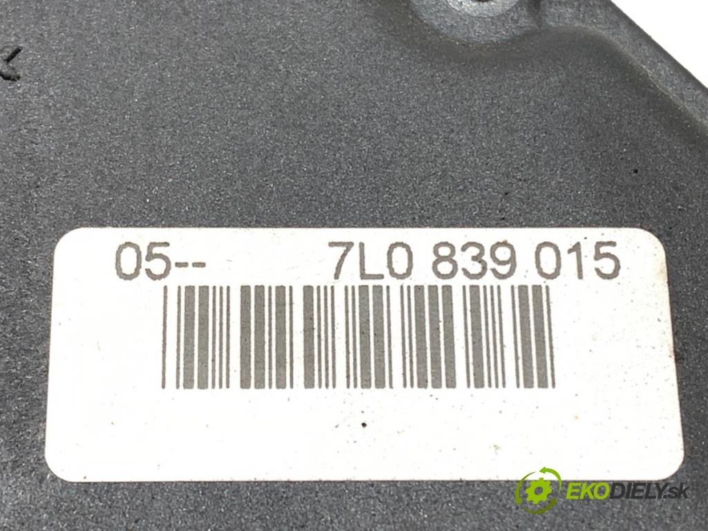 VW GOLF V liftback 2004 77 kW 1.9 TDI 1896 zámok dveře levý zadní část 7L0839015