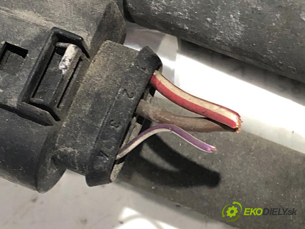 VW GOLF V liftback 2004 77 kW 1.9 TDI 1896 Mechanizmus stieračov predný 1K1955023D (Motorček stieračov predný)