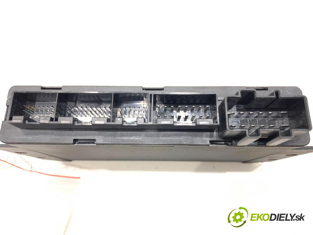 AUDI A6 C5 sedan 1998 142 kW 2.8 2771 modul komfortu 4B0962258D (Moduly komfortu)
