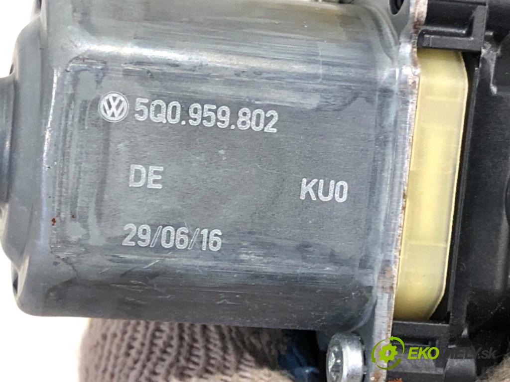 AUDI A3 8V sedan 2017 162 kW 2.0 TFSI quattro 1984 mechanismus okna pravý zadní část 8V4839462