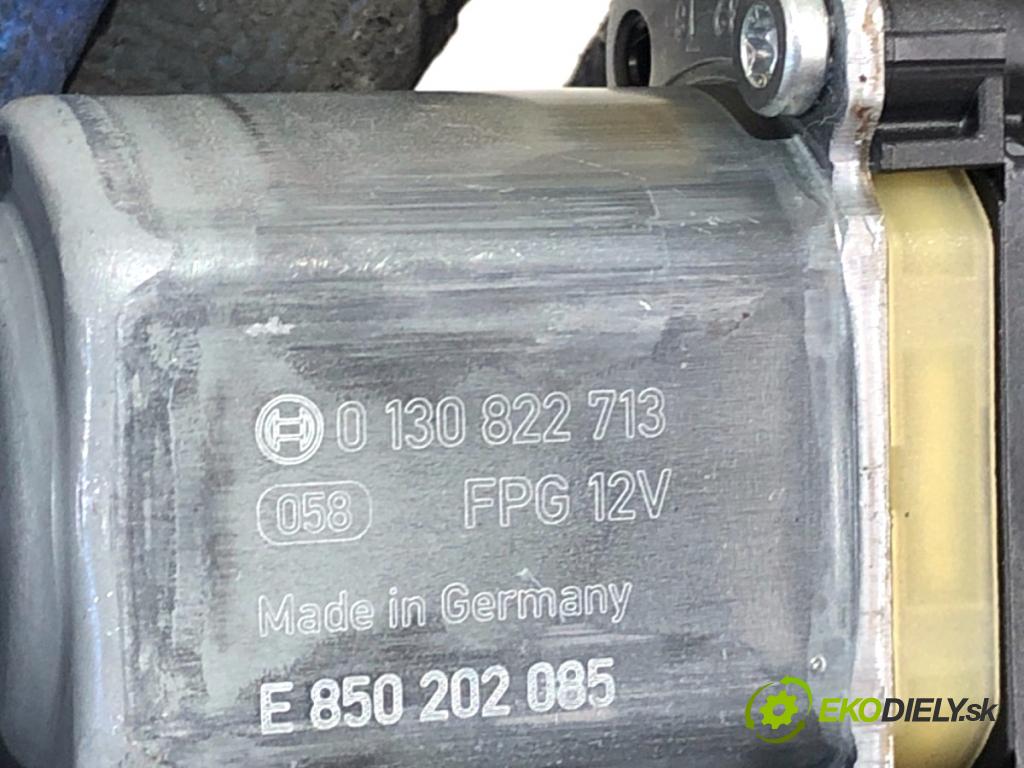 AUDI A3 8V sedan 2017 162 kW 2.0 TFSI quattro 1984 mechanismus okna levý zadní část 8V4839461