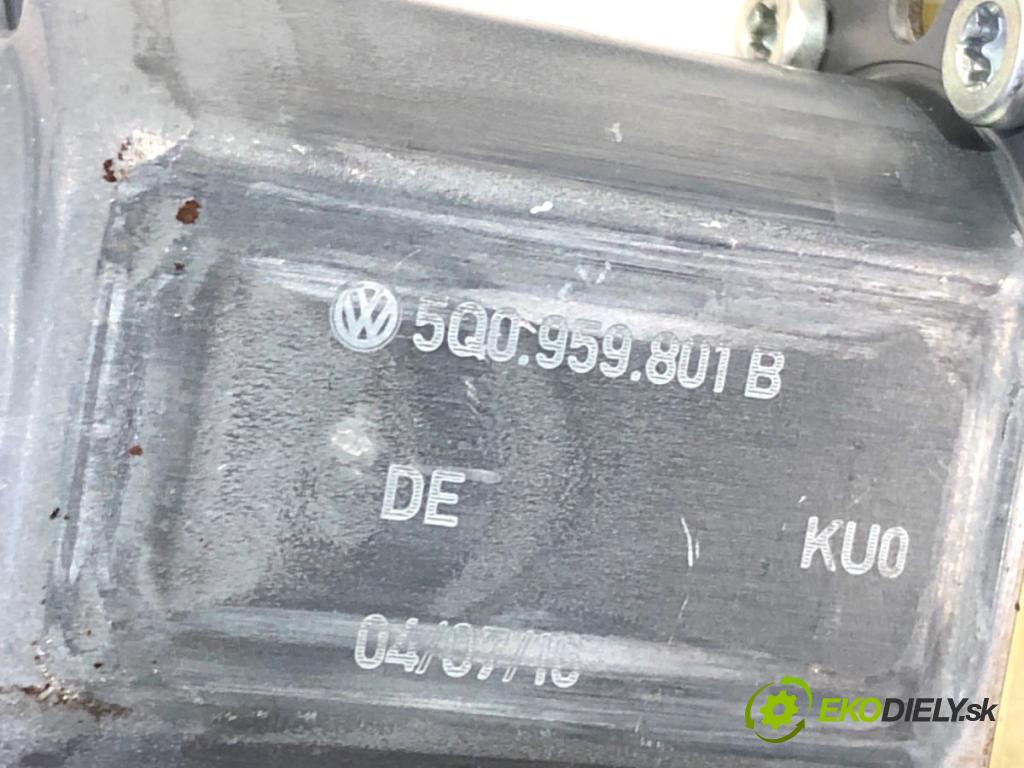 AUDI A3 8V sedan 2017 162 kW 2.0 TFSI quattro 1984 mechanismus okna pravý přední část 8V4837462