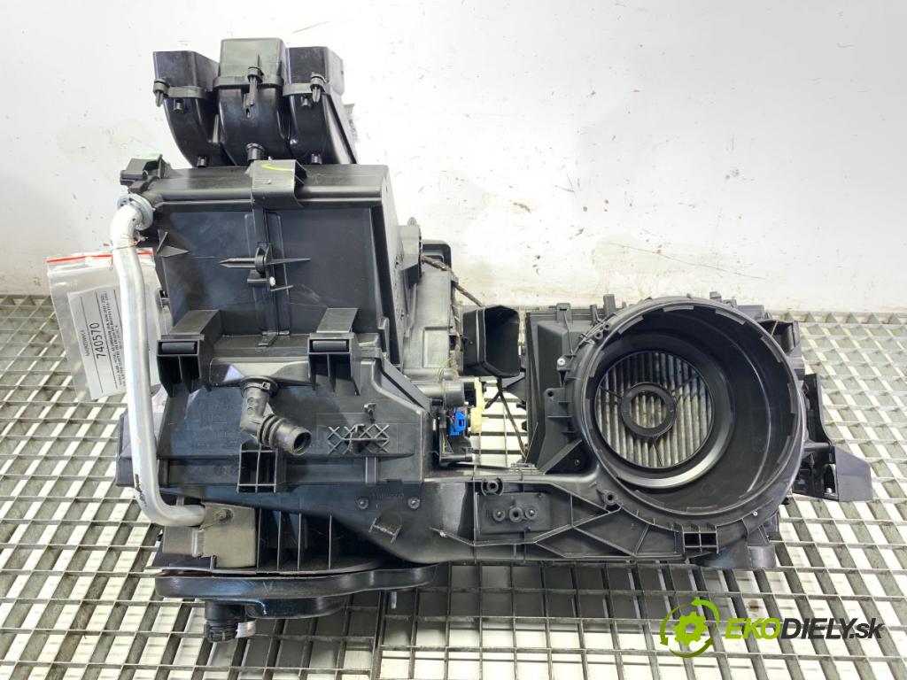AUDI A3 8V sedan 2017 162 kW 2.0 TFSI quattro 1984 topné těleso radiátor topení F1843V (Radiátory topení)