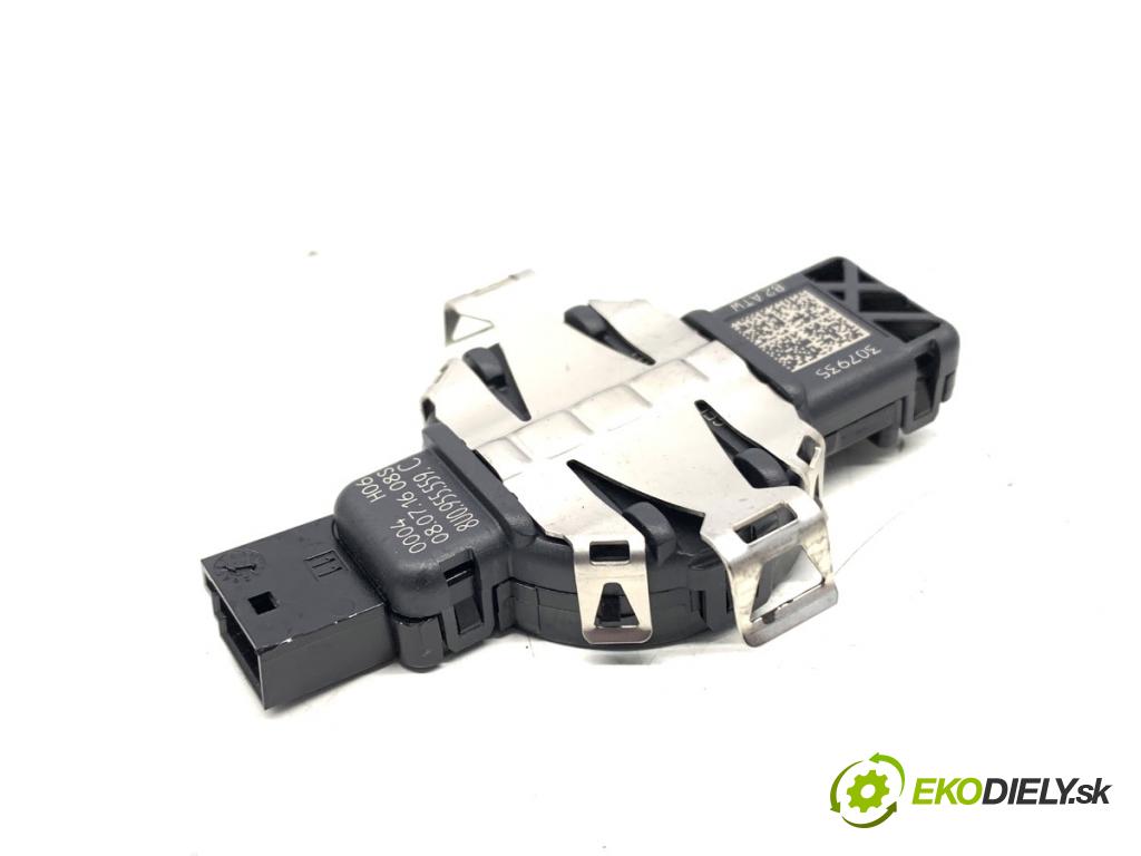 AUDI A3 8V sedan 2017 162 kW 2.0 TFSI quattro 1984 Snímač dažďa 8U0955559C (Snímač dažďa)