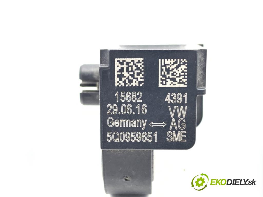 AUDI A3 8V sedan 2017 162 kW 2.0 TFSI quattro 1984 Snímač nárazu 5Q0959651 (Snímač nárazu)