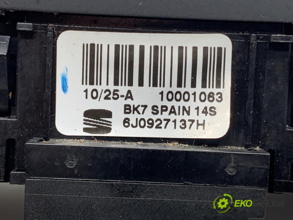 SEAT IBIZA IV liftback 2010 51 kW 1.2 1198 Spínač svetiel výstražných (núdzových) 6J0927137H (Prepínacie páčky pod volantom)