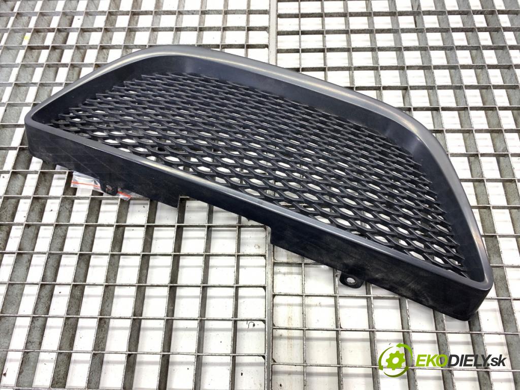 SEAT IBIZA IV liftback 2010 51 kW 1.2 1198 mřížka maska  (Mřížky (masky) chladičů)