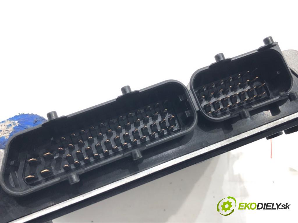 LAND ROVER FREELANDER I samochód terenowy zamknięty 2001 88 kW 1.8 i 16V 4x4 1796 riadiaca jednotka Motor NNN100710 (Riadiaca jednotka)