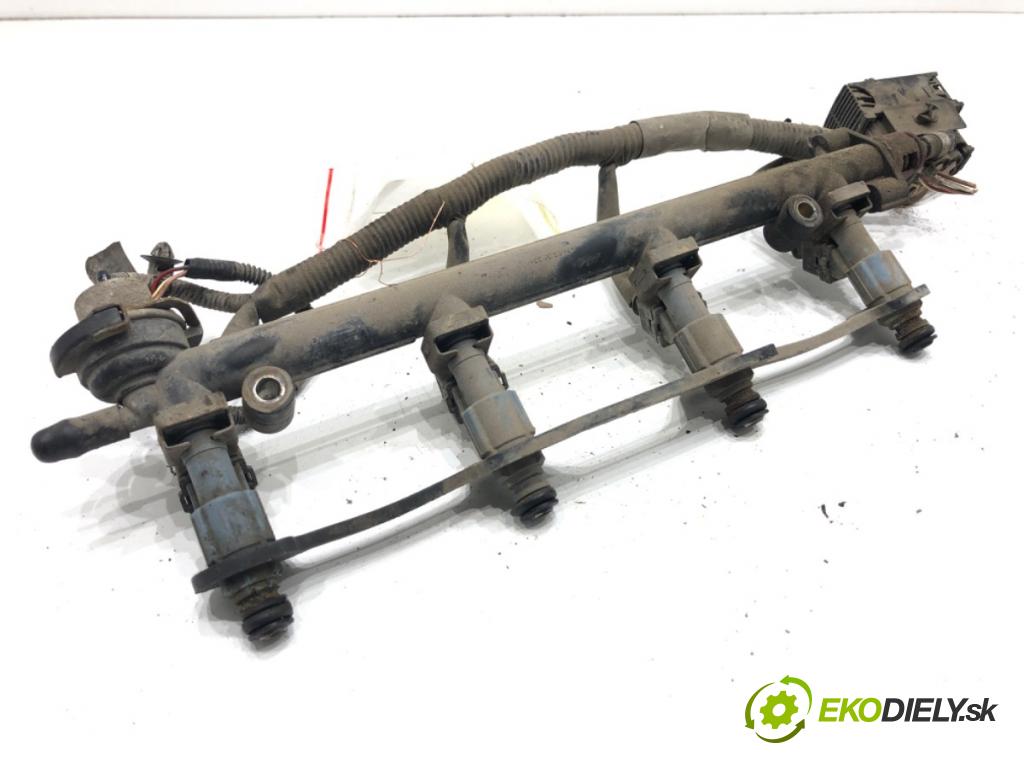 LAND ROVER FREELANDER I samochód terenowy zamknięty 2001 88 kW 1.8 i 16V 4x4 1796 Lišta vstrekovacia 0280155885 (Vstrekovacia lišta)
