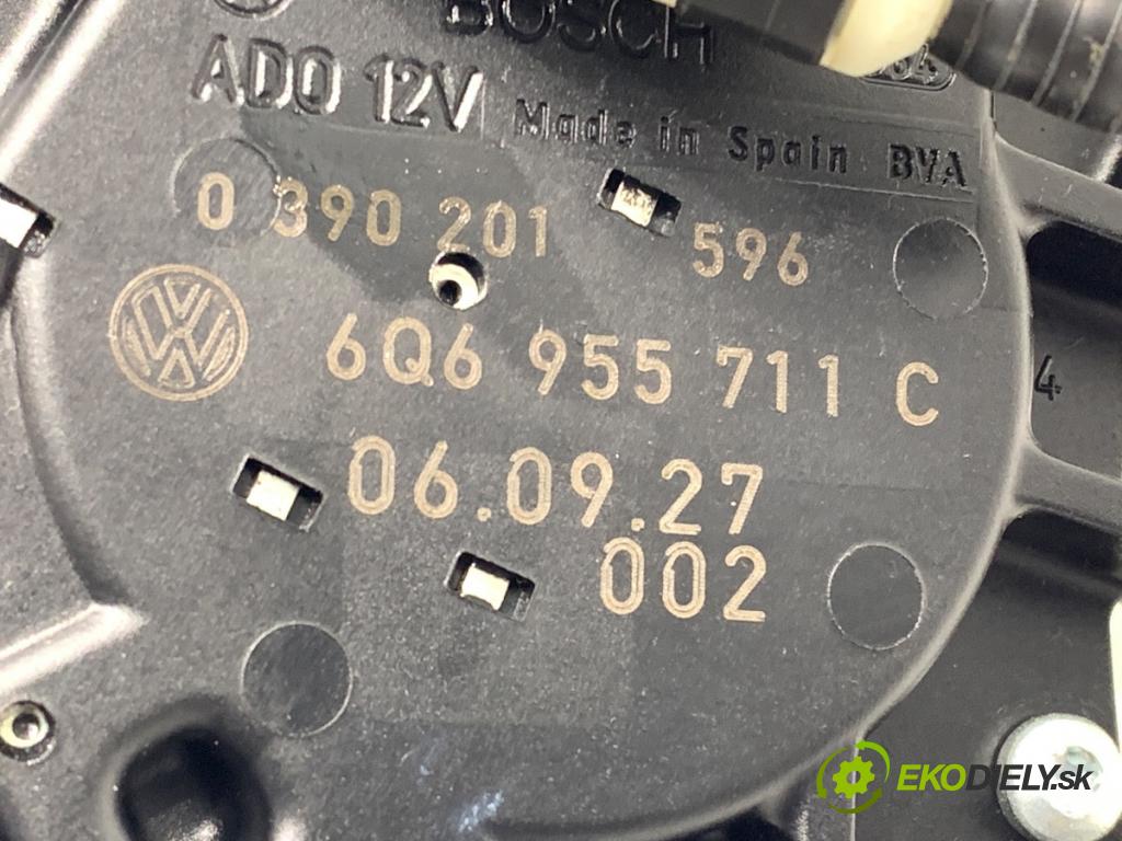 VW POLO IV 9N liftback 2006 51 kW 1.4 TDI 1422 motor stěračů zadní část 6Q6955711C