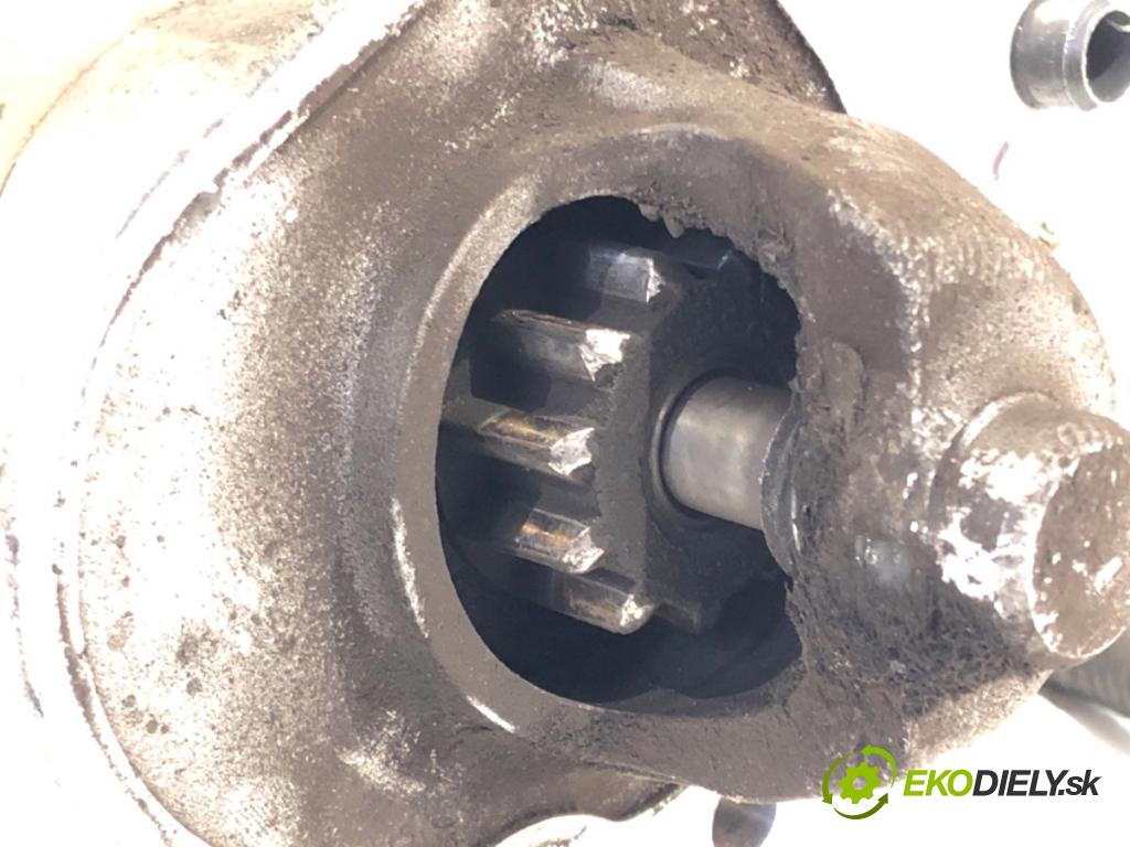 MAZDA 3 liftback 2006 80 kW 1.6 DI Turbo 1560 Štartér Y601-18-400B (Štartér)