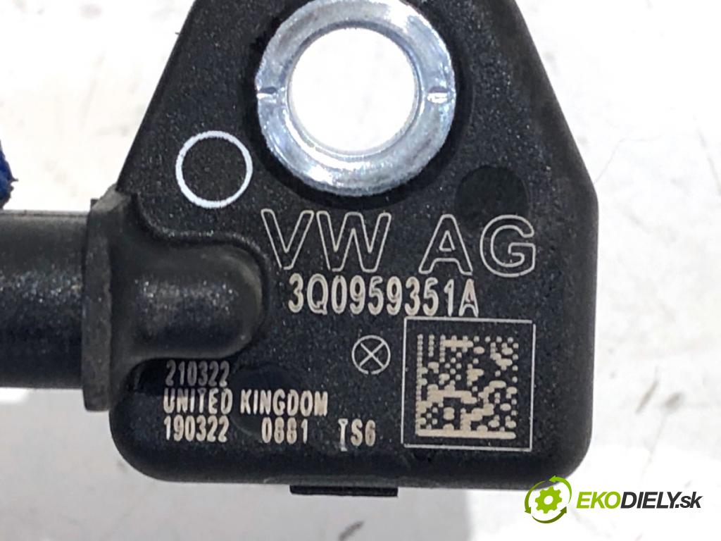 VW PASSAT B8 Kombi 2022 110 kW 1.5 TSI 1495 Snímač nárazu 3Q0959351A (Snímač nárazu)