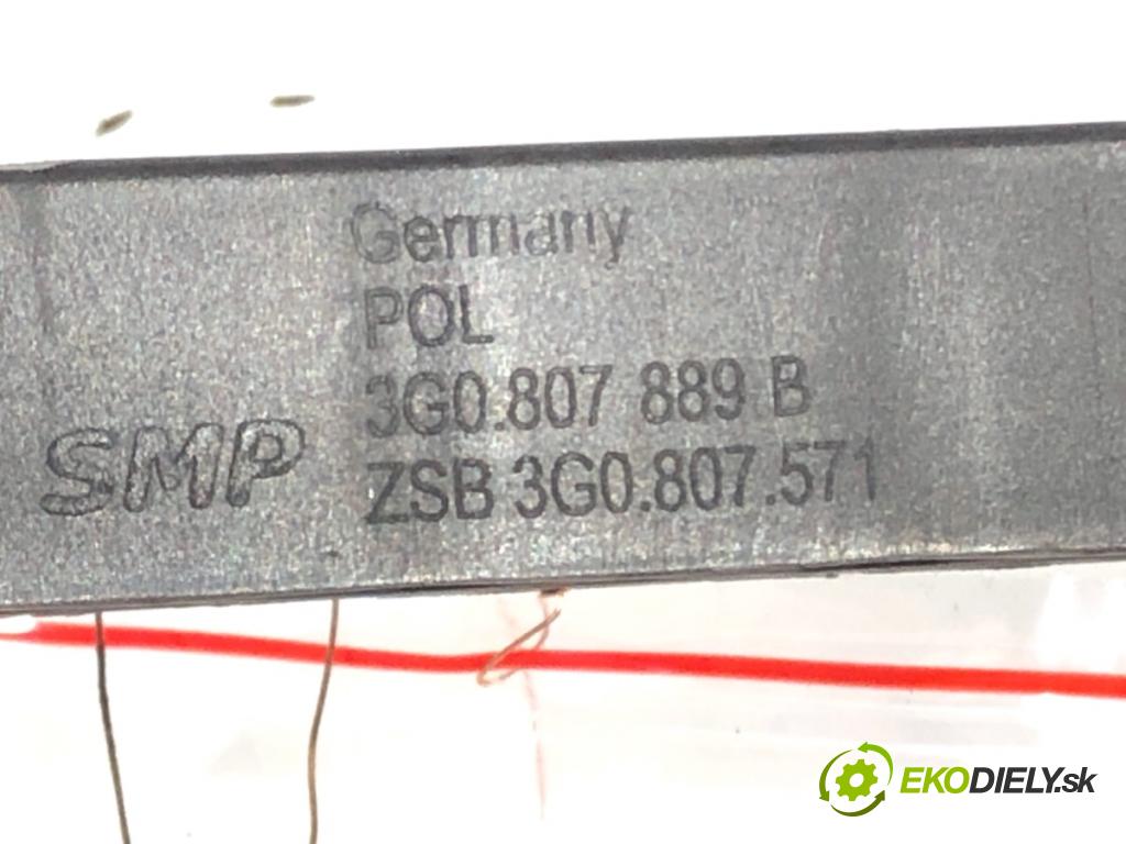 VW PASSAT B8 Kombi 2022 110 kW 1.5 TSI 1495 úchyt výztuha výztuha nárazníka přední část 3G0807889B