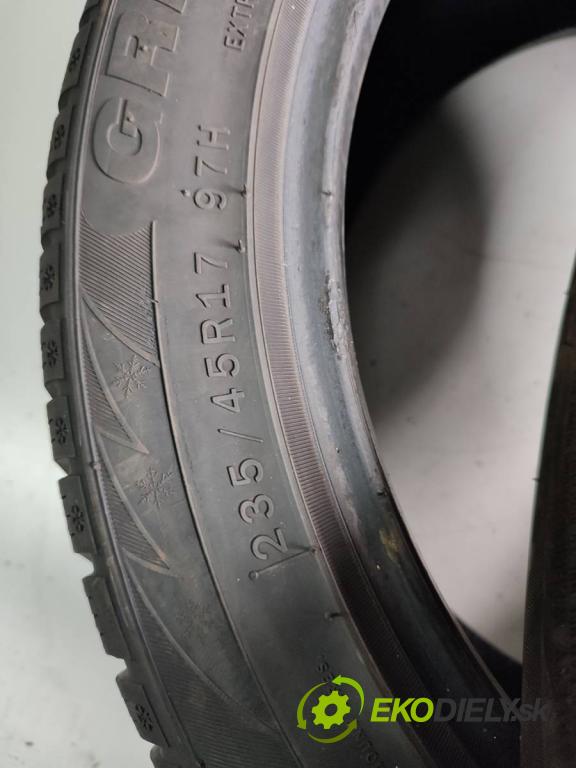 --- --- PNEUMATIKY: PARA: 17 zima 235/45