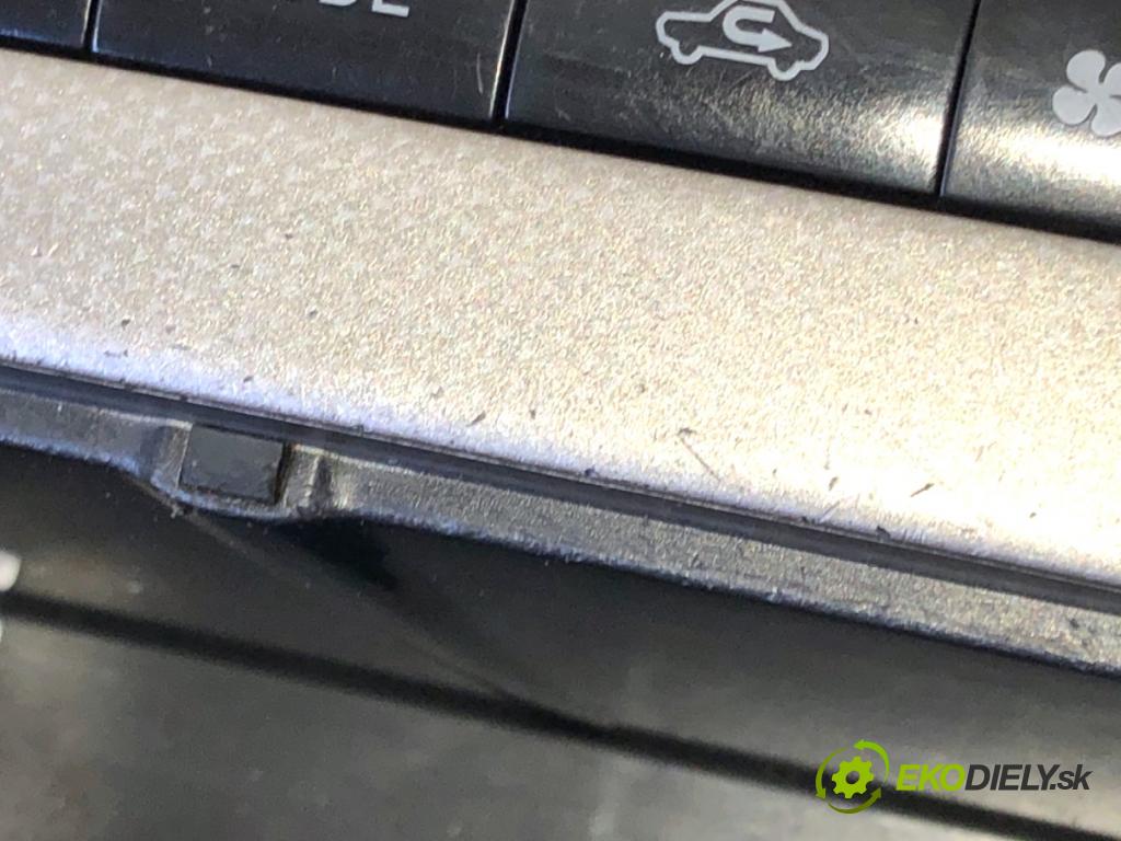 TOYOTA COROLLA E12 liftback 2003 81 kW 1.6 VVT-i (ZZE121_) 1598 Panel ovládaní topení 55411-1A240 (Ovládaní topení a přepínače)