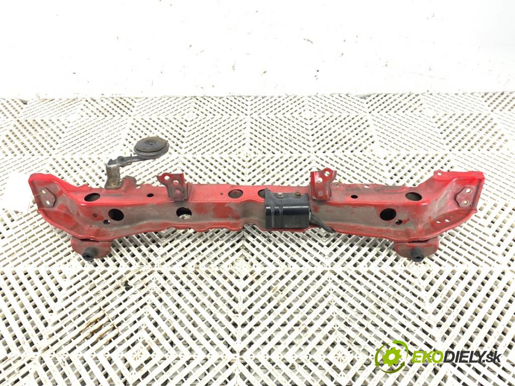 TOYOTA YARIS III liftback 2016 73 kW 1.3 (NSP130_) 1329 výztuha horní  (Výztuhy)