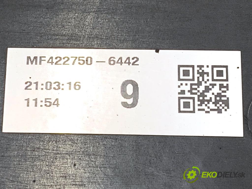 TOYOTA YARIS III liftback 2016 73 kW 1.3 (NSP130_) 1329 Ventilátor chladiča MF422750-6442 (Ventilátor)