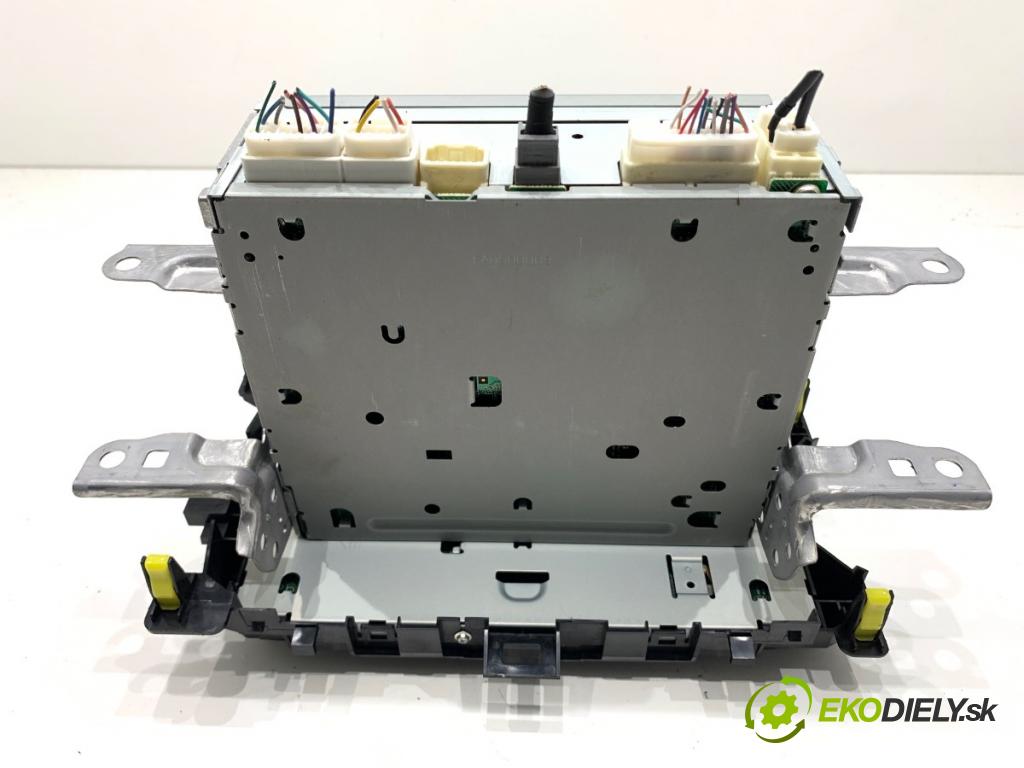 TOYOTA YARIS III liftback 2016 73 kW 1.3 (NSP130_) 1329 RADIO 86120-0D640 (Audio zariadenie)