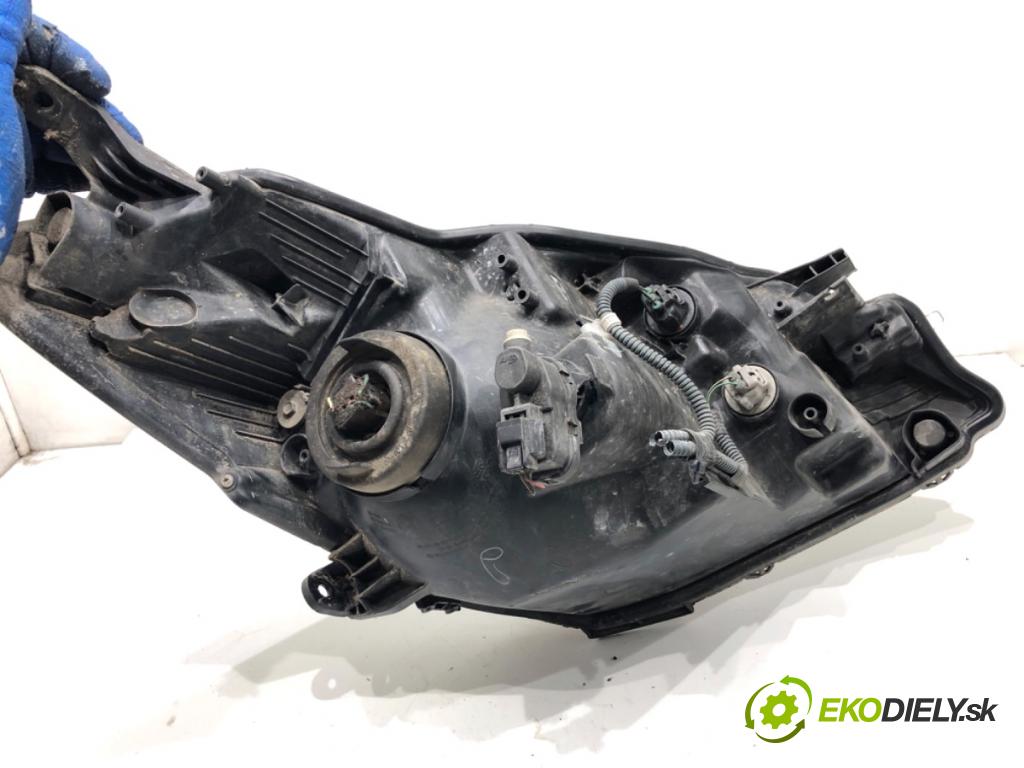 TOYOTA YARIS III liftback 2016 73 kW 1.3 (NSP130_) 1329 Svetlomet ľavy predný