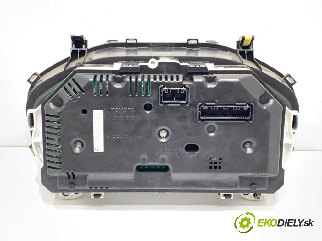 TOYOTA YARIS III liftback 2016 73 kW 1.3 (NSP130_) 1329 Prístrojovka 83800-0U270 (Prístrojová doska)