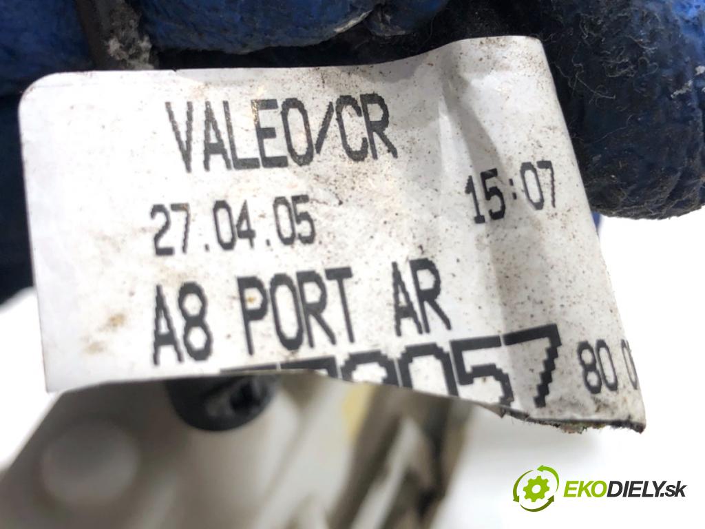 CITROEN C3 I liftback 2005 80 kW 1.6 16V 1587 zámok dveře pravý zadní část