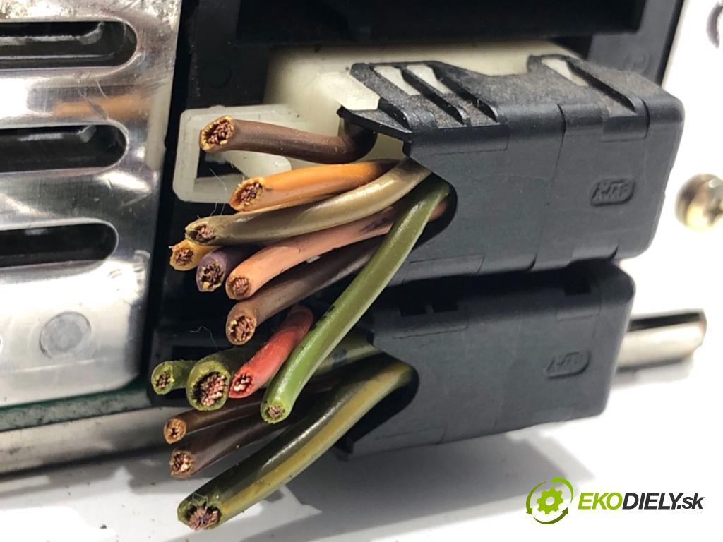 CITROEN C3 I liftback 2005 80 kW 1.6 16V 1587 RADIO 96565718XT (Audio zariadenie)