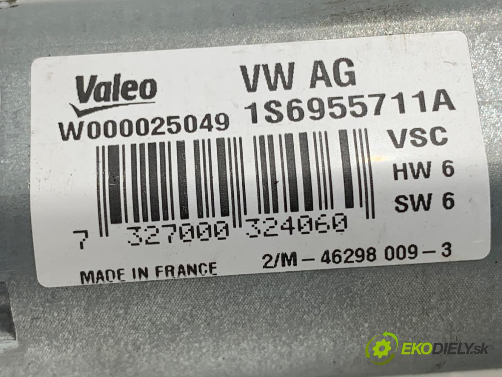 VW UP! liftback 2013 44 kW 1.0 999 motor stěračů zadní část 1S6955711A
