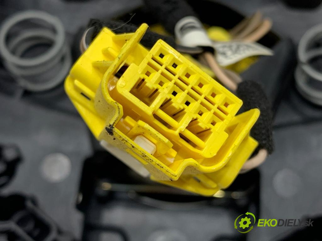 VW UP! liftback 2013 44 kW 1.0 999 AirBag volantu 0589-P1-000196 (Airbag)