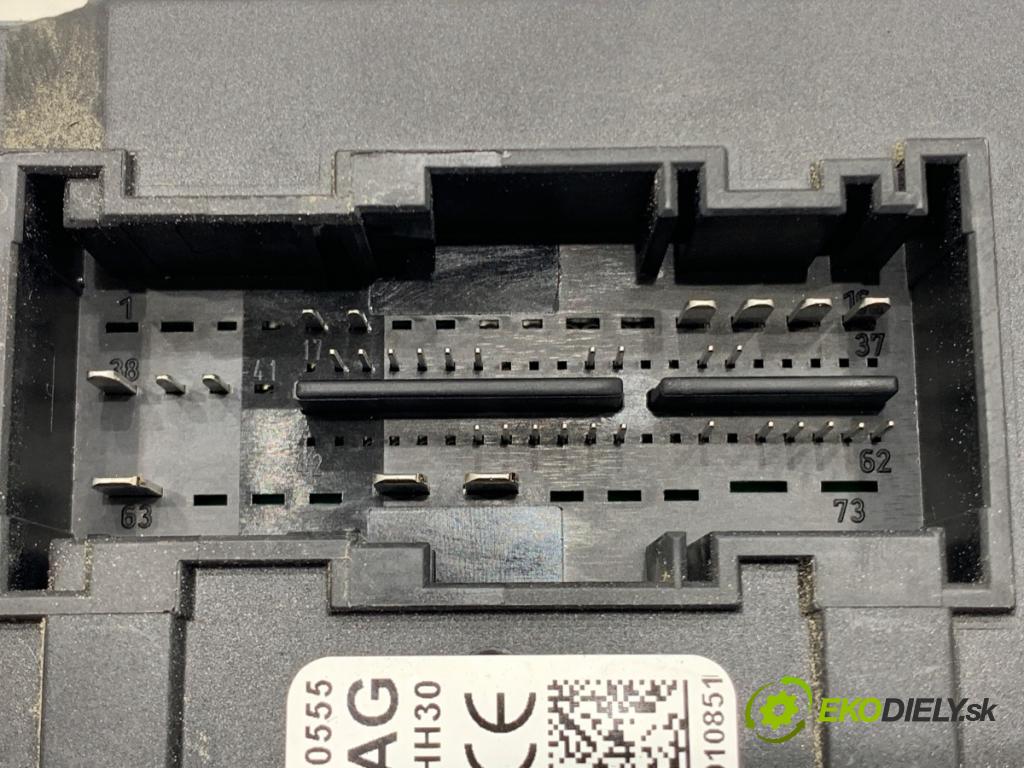 VW UP! liftback 2013 44 kW 1.0 999 Modul komfortu 1S0937086B (Modul komfortu)