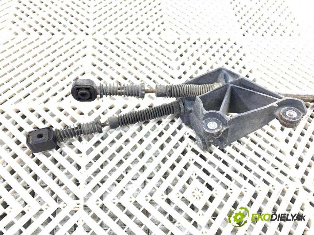 VW UP! liftback 2013 44 kW 1.0 999 kulisa 1S0711049B (Rýchlostné páky / kulisy)