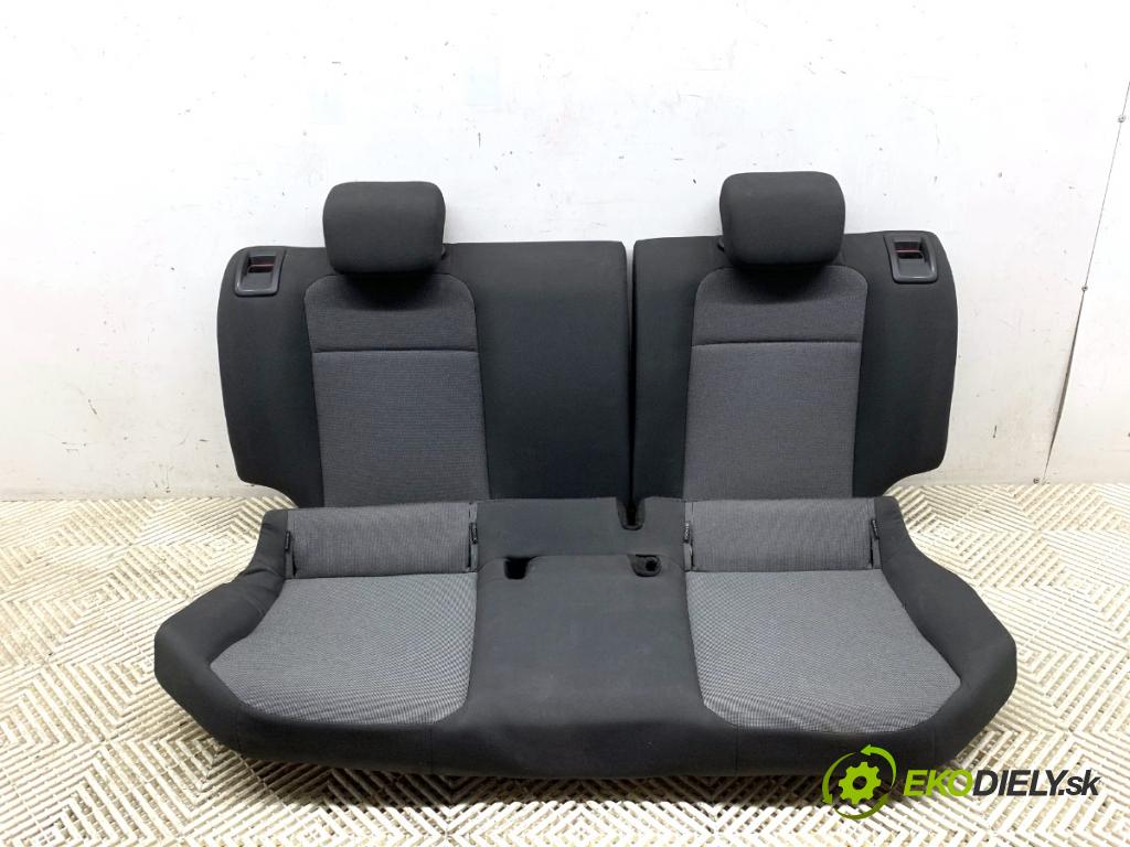 VW UP! liftback 2013 44 kW 1.0 999 Sedadlo druhý rad 