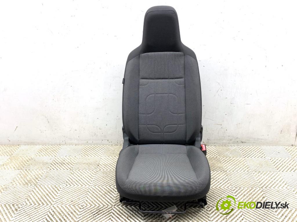 VW UP! liftback 2013 44 kW 1.0 999 Sedadlo pravy predný 