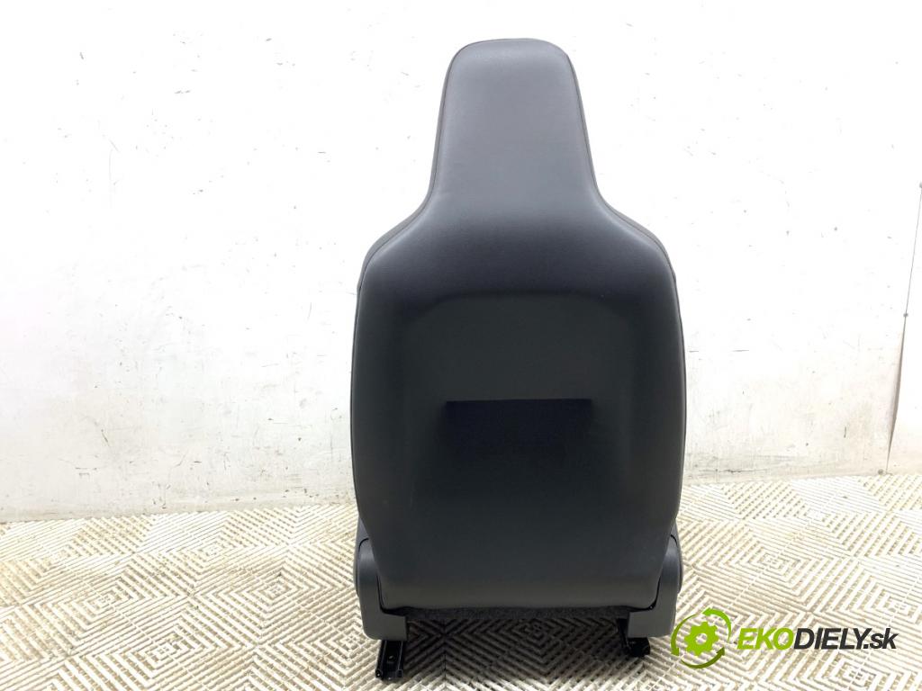 VW UP! liftback 2013 44 kW 1.0 999 Sedadlo pravy predný
